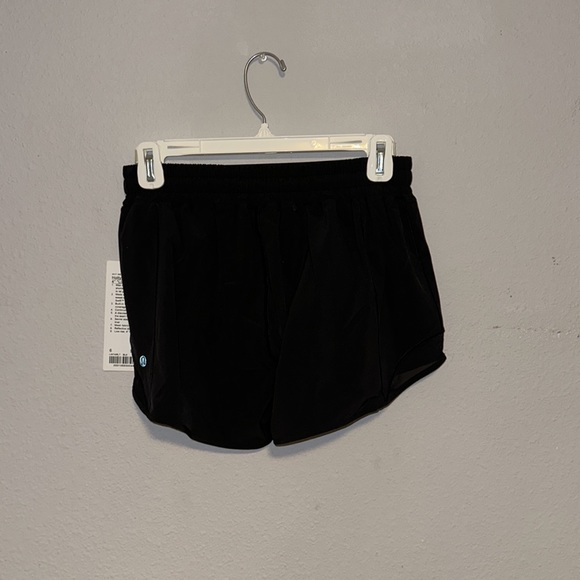 Lululemon Hotty Hot LR Short 4” lined - Picture 7 of 9